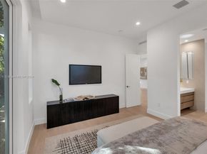 354 NW 43rd St, Miami FL 33127