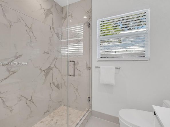 354 NW 43rd St, Miami FL 33127