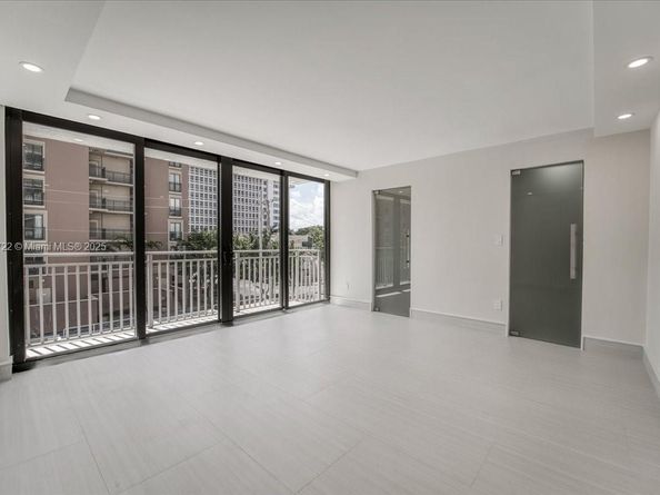 700 Coral Way 2, Coral Gables FL 33134