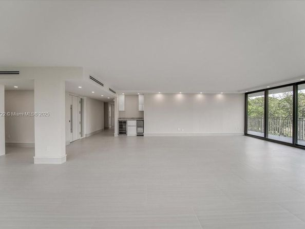 700 Coral Way 2, Coral Gables FL 33134