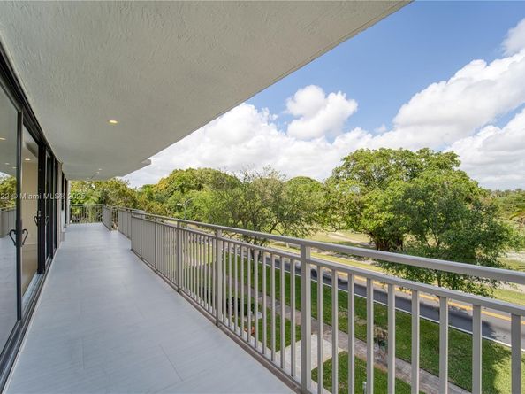 700 Coral Way 2, Coral Gables FL 33134