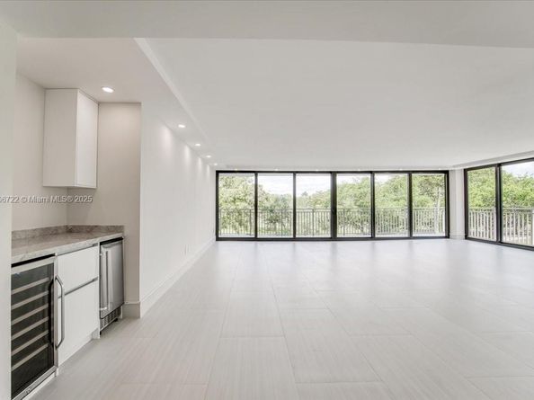 700 Coral Way 2, Coral Gables FL 33134