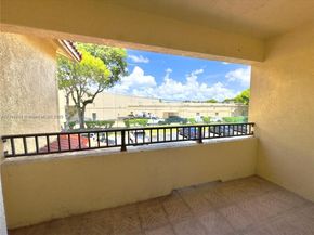 704 Belmont Ln 704, North Lauderdale FL 33068