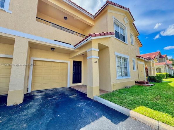 704 Belmont Ln 704, North Lauderdale FL 33068
