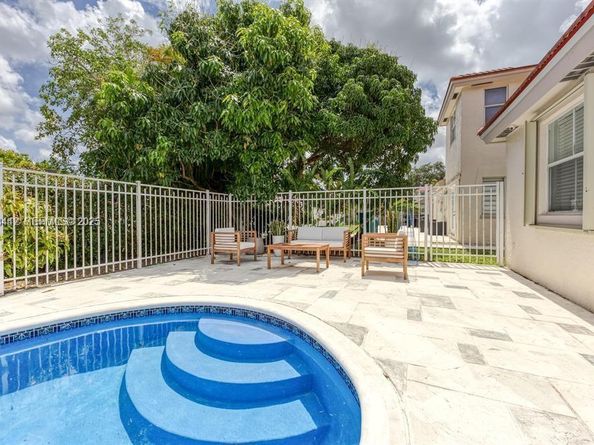 3080 Carysfort Ln, Margate FL 33063