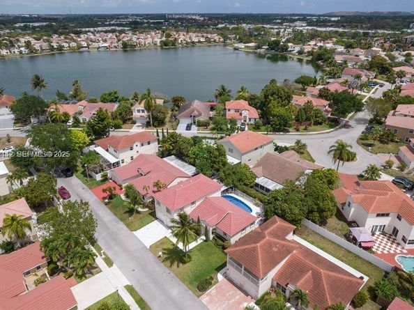 3080 Carysfort Ln, Margate FL 33063