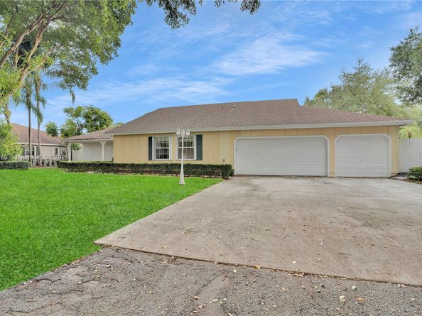 14930 SW 145th St, Miami FL 33196