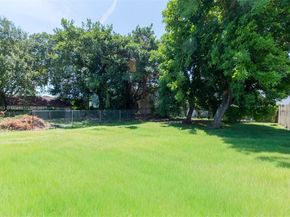 1366 NW 75th St, Miami FL 33147