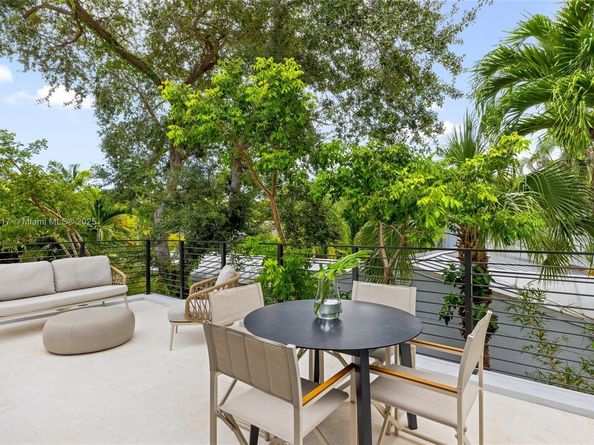 4024 Bonita Ave, Miami FL 33133
