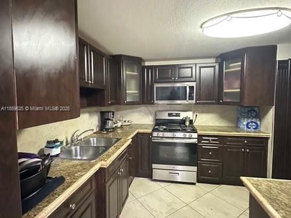 17901 NW 68th Ave R101, Hialeah FL 33015