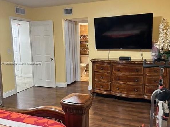 17901 NW 68th Ave R101, Hialeah FL 33015