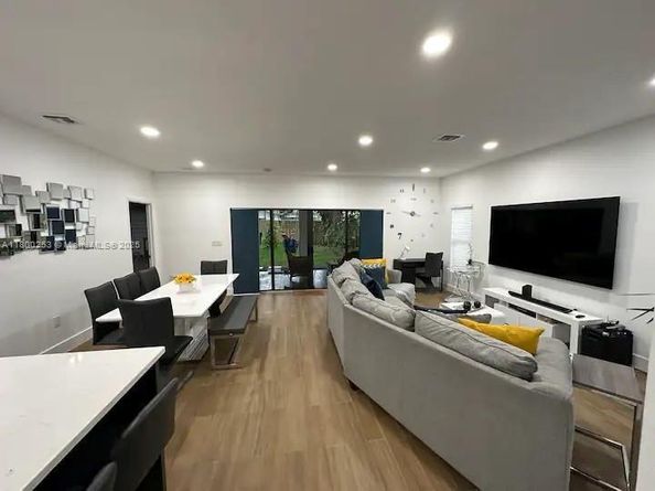 Undisclosed Address #A11800253, Hallandale Beach FL 33009