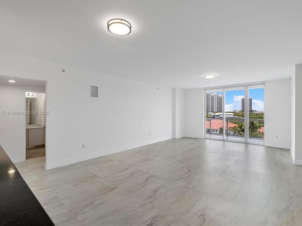 3030 NE 188th St 609, Aventura FL 33180