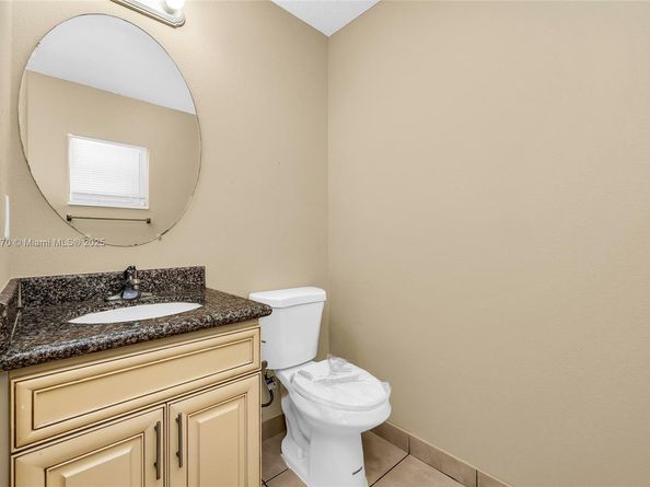 961 SW 15th St, Deerfield Beach FL 33441