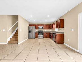 961 SW 15th St, Deerfield Beach FL 33441