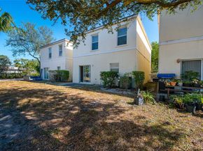 961 SW 15th St, Deerfield Beach FL 33441
