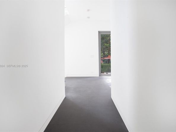 1105 SW 22nd Ter, Miami FL 33129