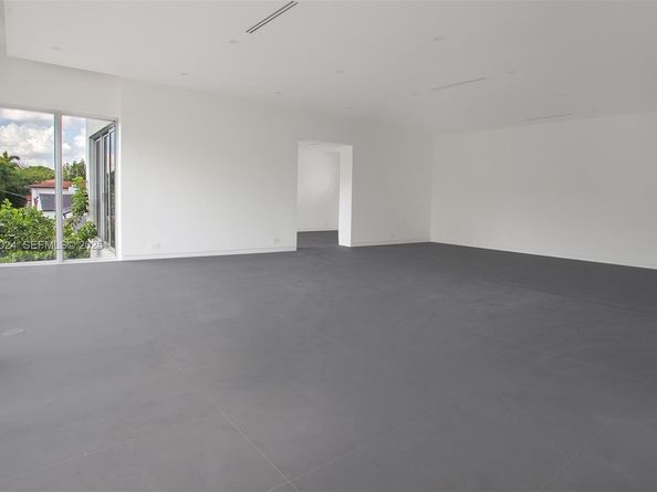 1105 SW 22nd Ter, Miami FL 33129