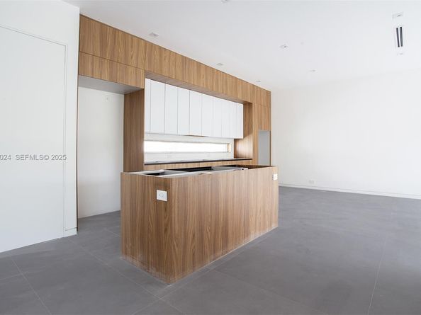 1105 SW 22nd Ter, Miami FL 33129