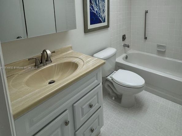 7480 NW 17th St 103, Plantation FL 33313