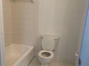 687 NW 42nd Ave, Plantation FL 33317