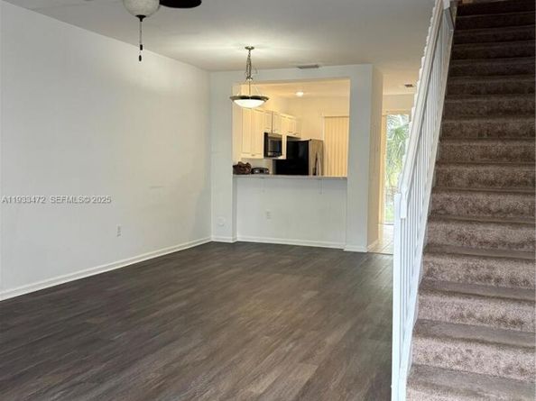 687 NW 42nd Ave, Plantation FL 33317