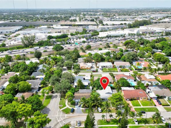 225 NE 175th St, North Miami Beach FL 33162