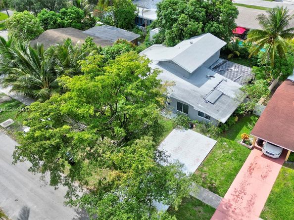 225 NE 175th St, North Miami Beach FL 33162