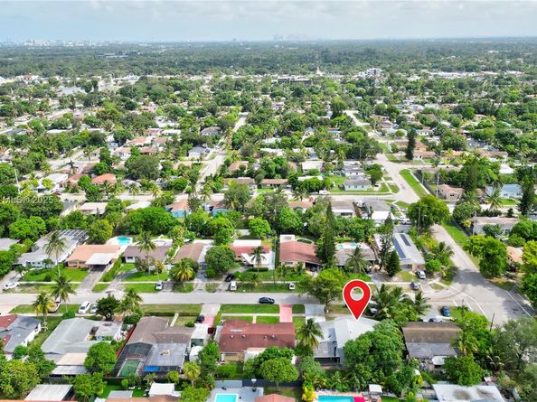 225 NE 175th St, North Miami Beach FL 33162