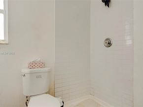 225 NE 175th St, North Miami Beach FL 33162