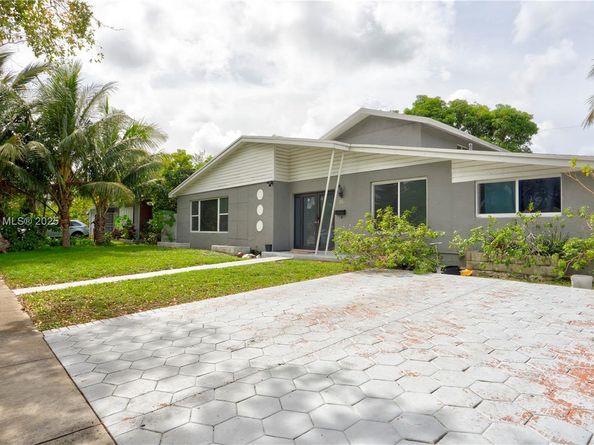 225 NE 175th St, North Miami Beach FL 33162