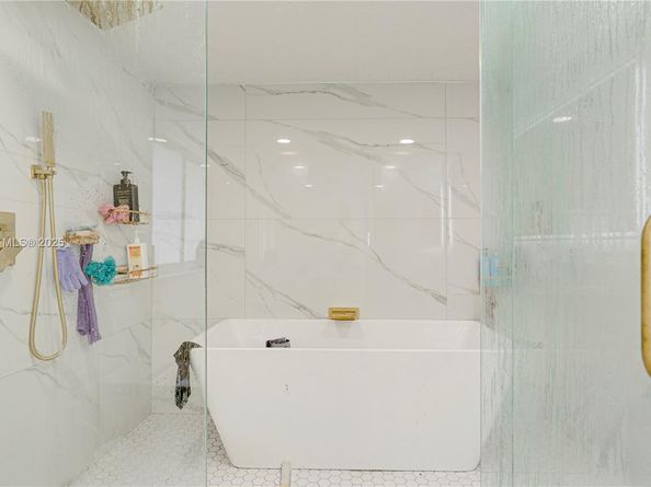 225 NE 175th St, North Miami Beach FL 33162