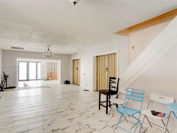 225 NE 175th St, North Miami Beach FL 33162