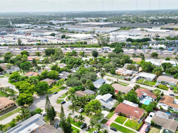 225 NE 175th St, North Miami Beach FL 33162