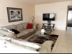 1050 North Dr B, Delray Beach FL 33445