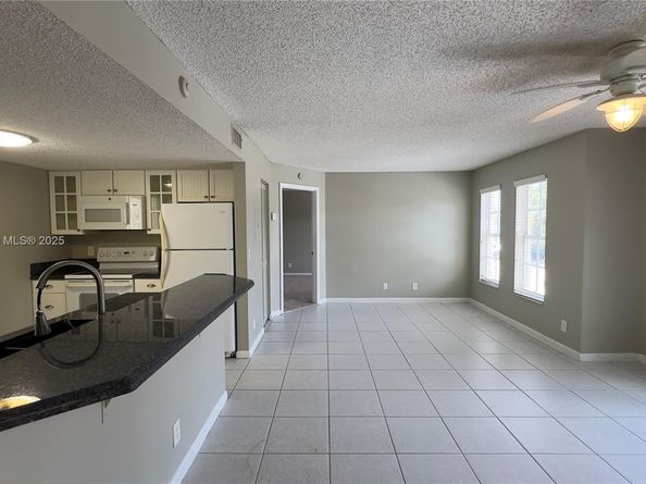 1145 Lake Shore Dr 205, Lake Park FL 33403