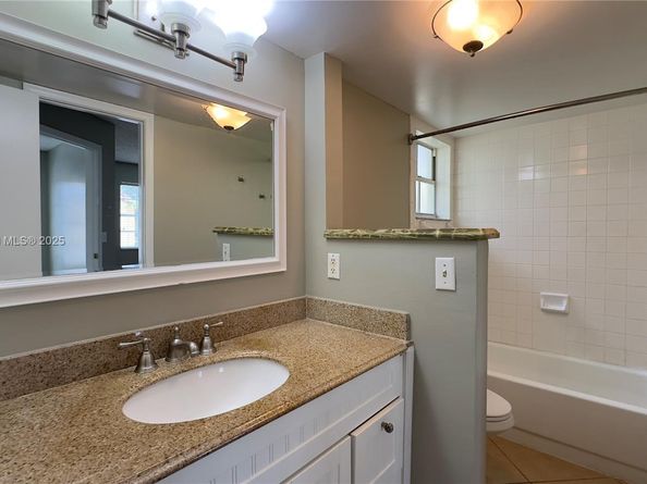 1145 Lake Shore Dr 205, Lake Park FL 33403