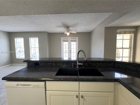 1145 Lake Shore Dr 205, Lake Park FL 33403