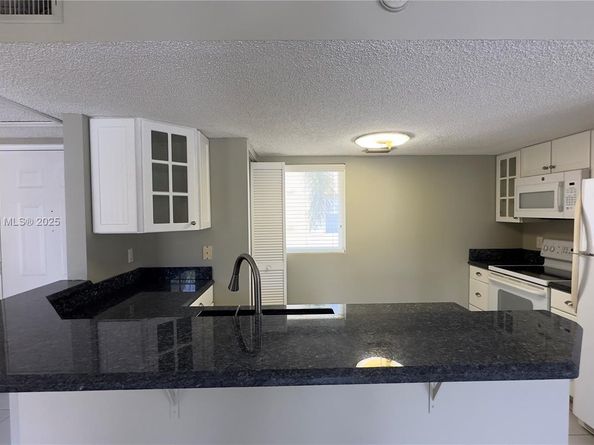 1145 Lake Shore Dr 205, Lake Park FL 33403