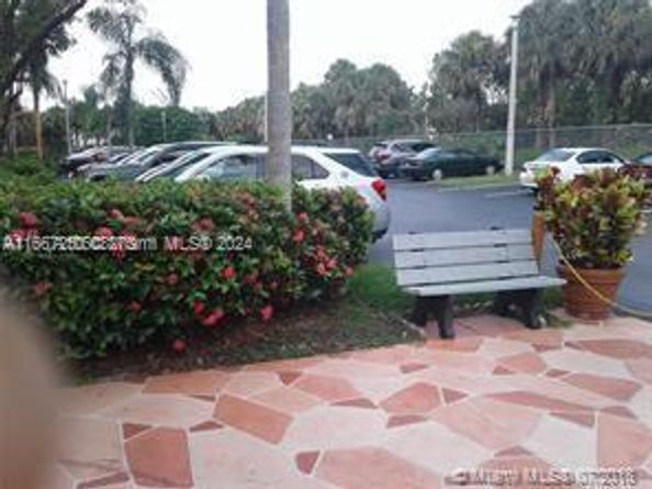 701 SW 142nd Ave 104S, Pembroke Pines FL 33027