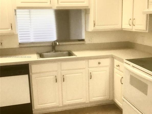 701 SW 142nd Ave 104S, Pembroke Pines FL 33027