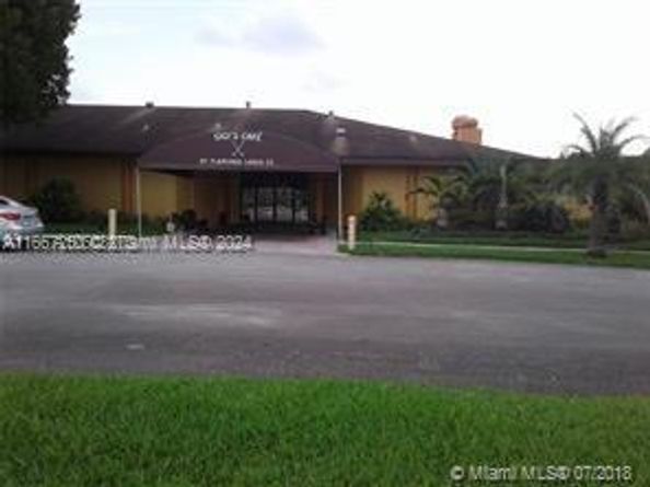 701 SW 142nd Ave 104S, Pembroke Pines FL 33027
