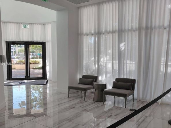 100 N Federal Hwy 643, Fort Lauderdale FL 33301