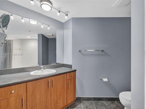 100 N Federal Hwy 643, Fort Lauderdale FL 33301