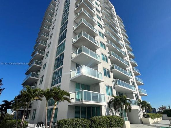 1871 NW S River Dr 1402, Miami FL 33125