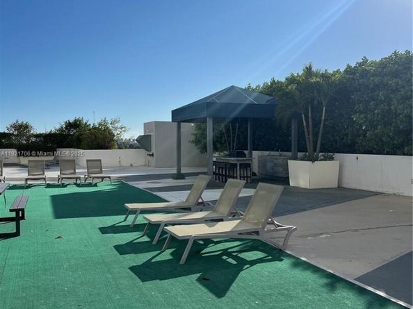 1871 NW S River Dr 1402, Miami FL 33125