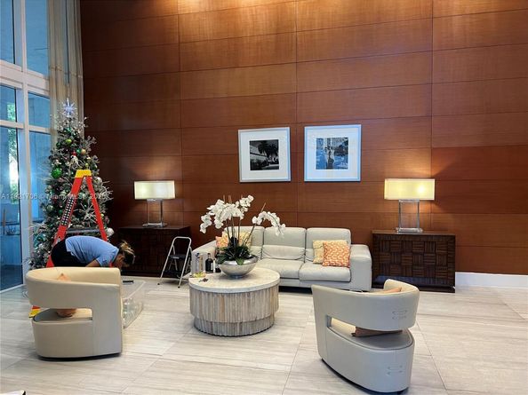 1871 NW S River Dr 1402, Miami FL 33125