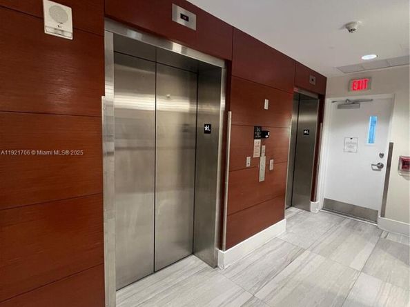 1871 NW S River Dr 1402, Miami FL 33125