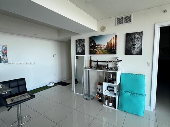 1871 NW S River Dr 1402, Miami FL 33125