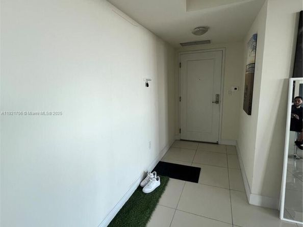1871 NW S River Dr 1402, Miami FL 33125